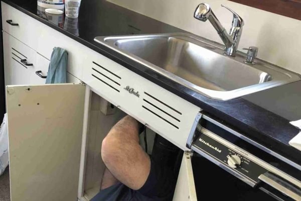 Faucet repair Emergency Plumbers